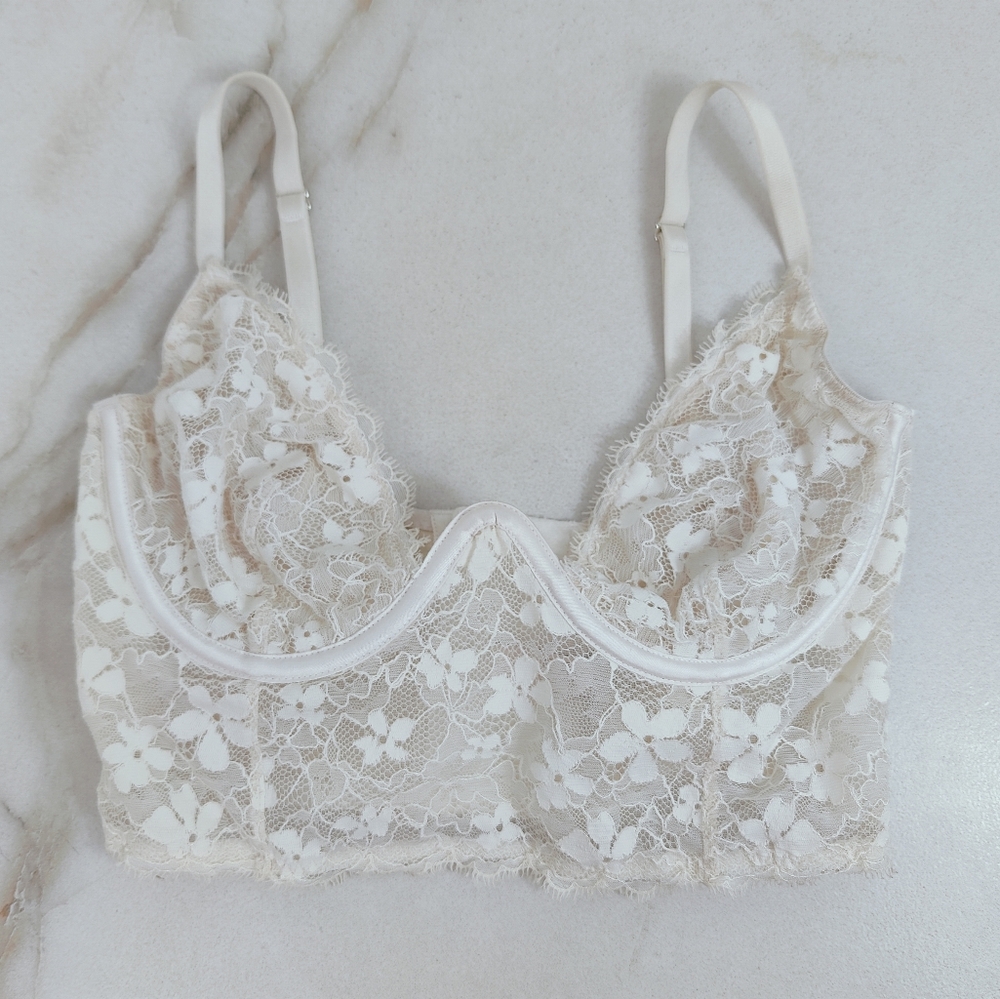 Victoria's Secret Dream Angels White Lace Longline Monowire Plunge Bra, 32C